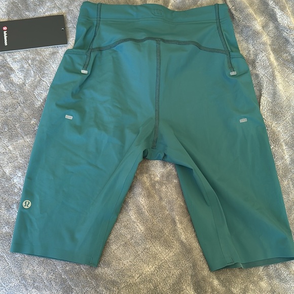 Lululemon Vital Drive Tight Short Medium 10” - Picture 3 of 3